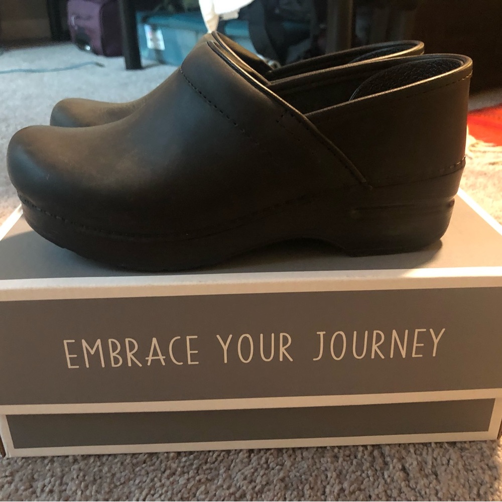 Dansko Professional Oiled Leather Black Clogs 36